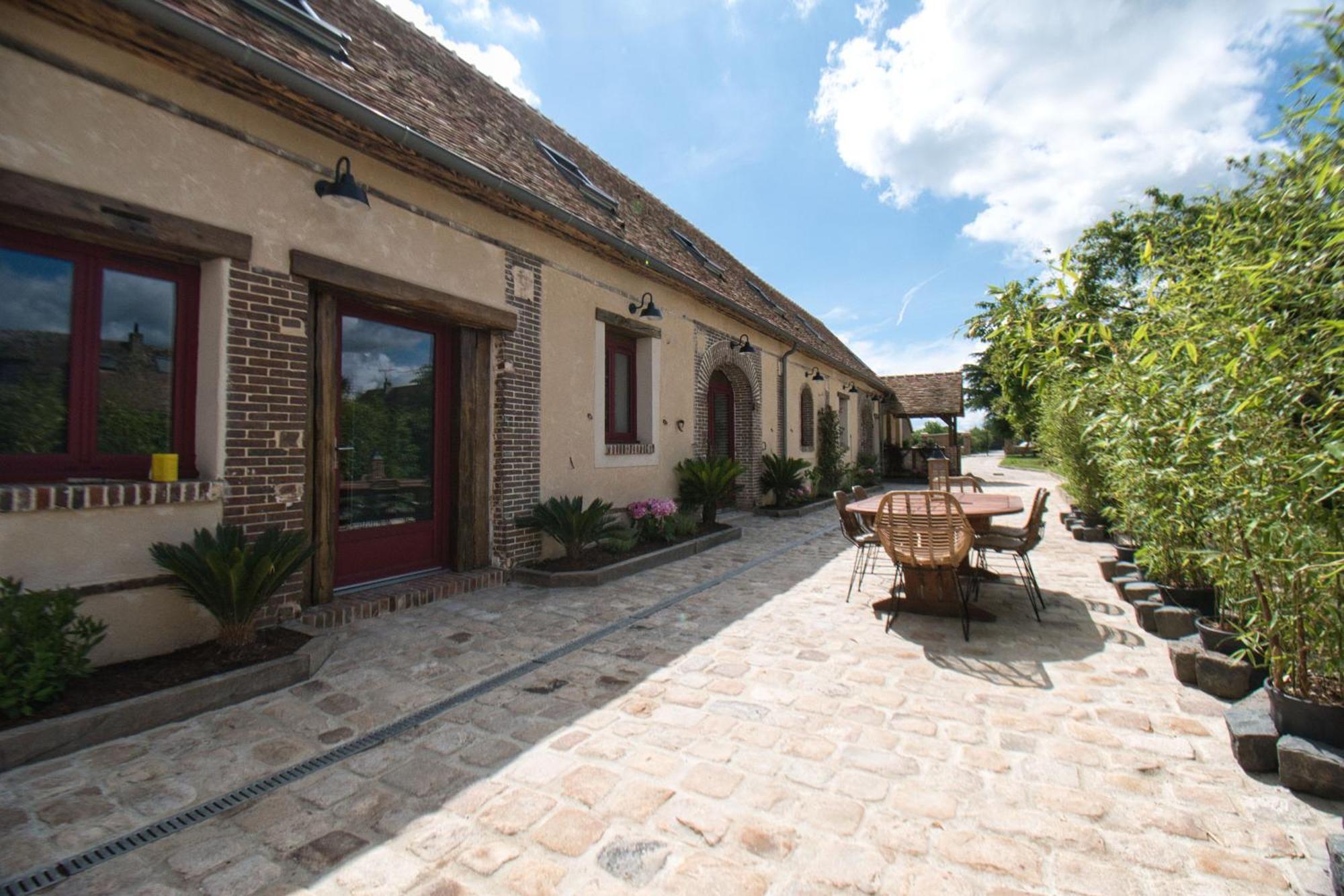 Le Relais Des Caleches - La Jungle Room Bu (Eure-et-Loir) Экстерьер фото